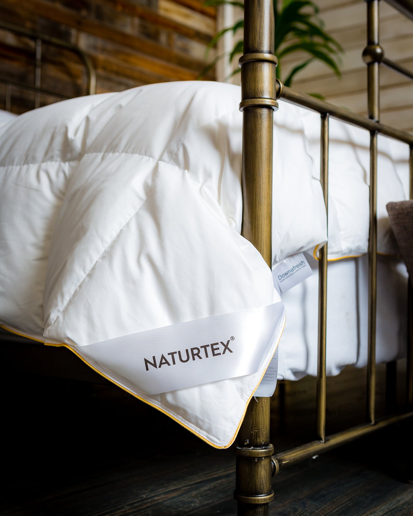 Naturtex Budapest Collection Hungarian Goose 700 Fill Power Down Comforter