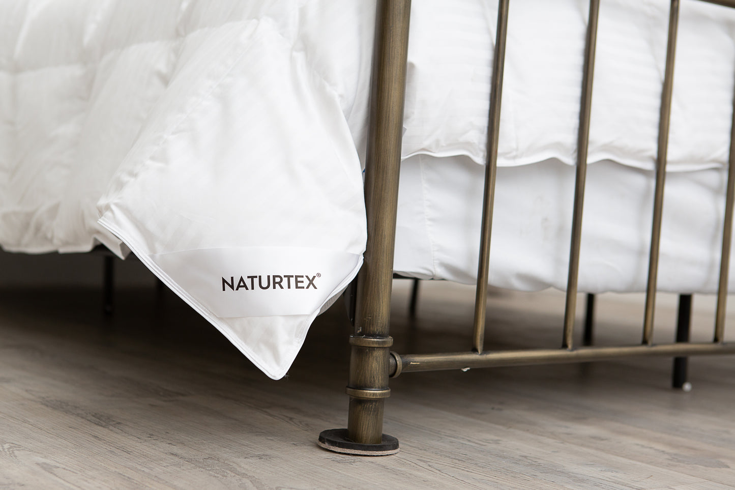 Naturtex Budapest Collection Jacquard Hungarian Goose 800 Fill Power Down Comforter